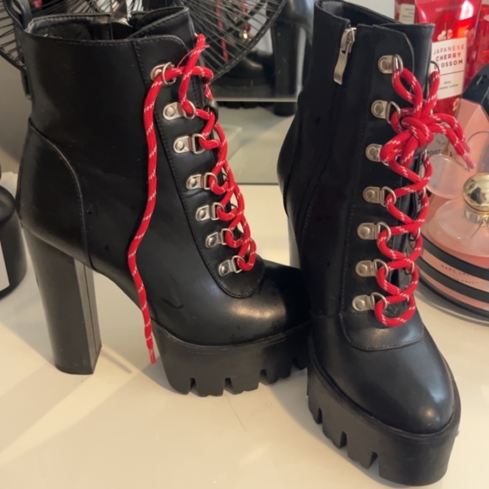 Women shoes - Picture 2 of 2